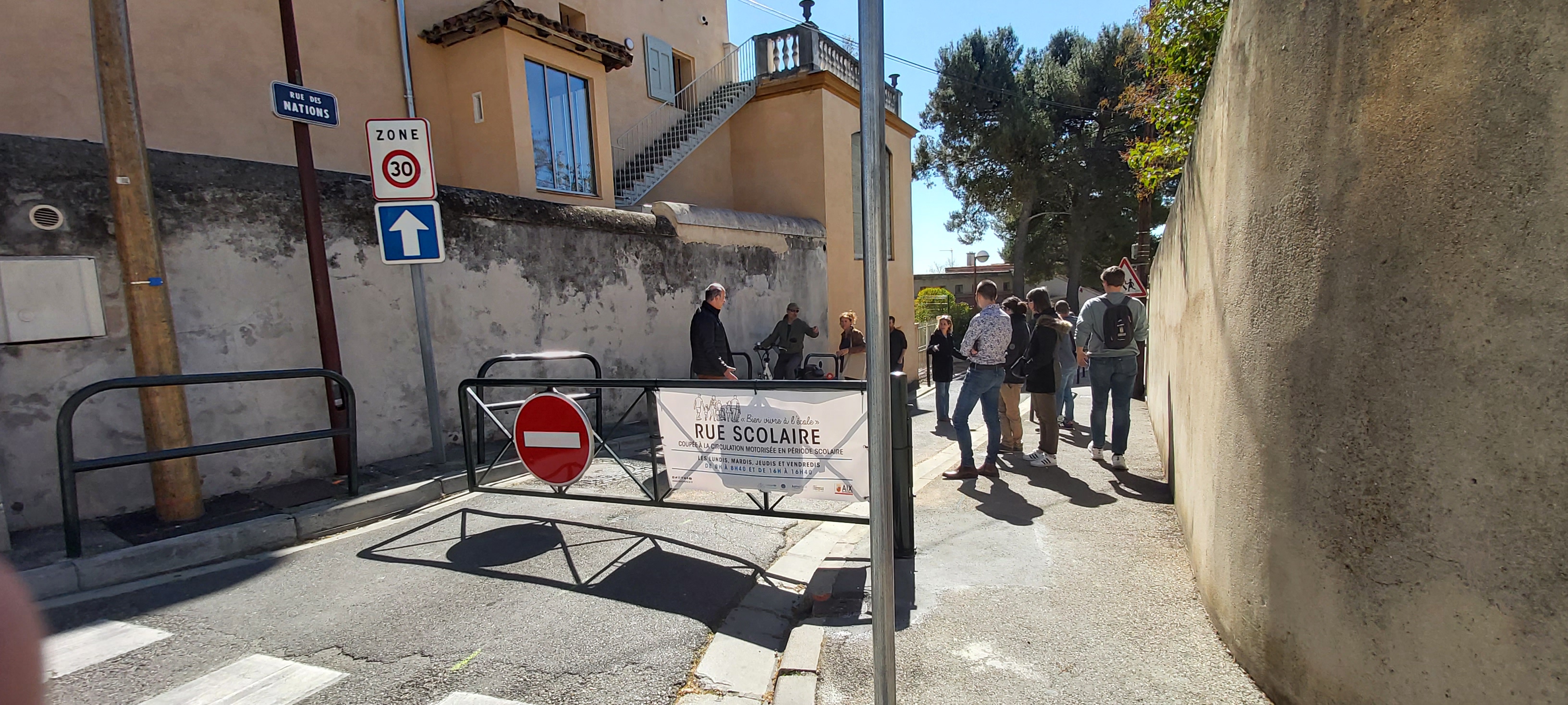 une rue scolaire à Aix-en-Provence